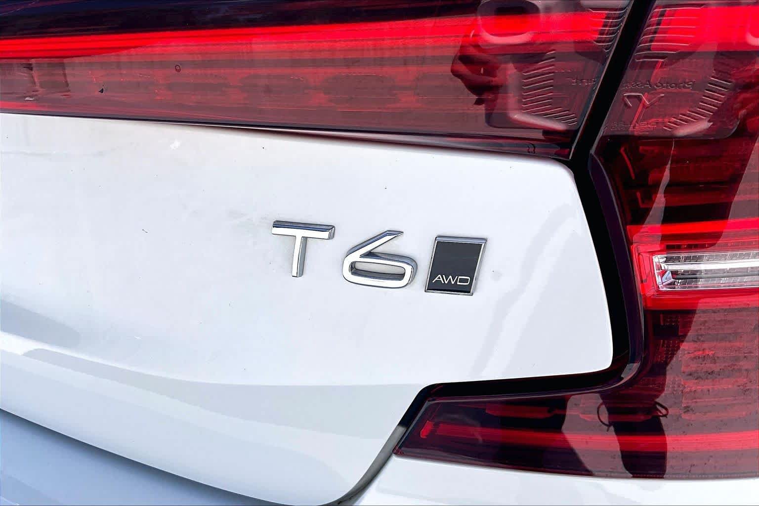 Used 2020 Volvo S60 T6 Momentum AWD/4WD image 10