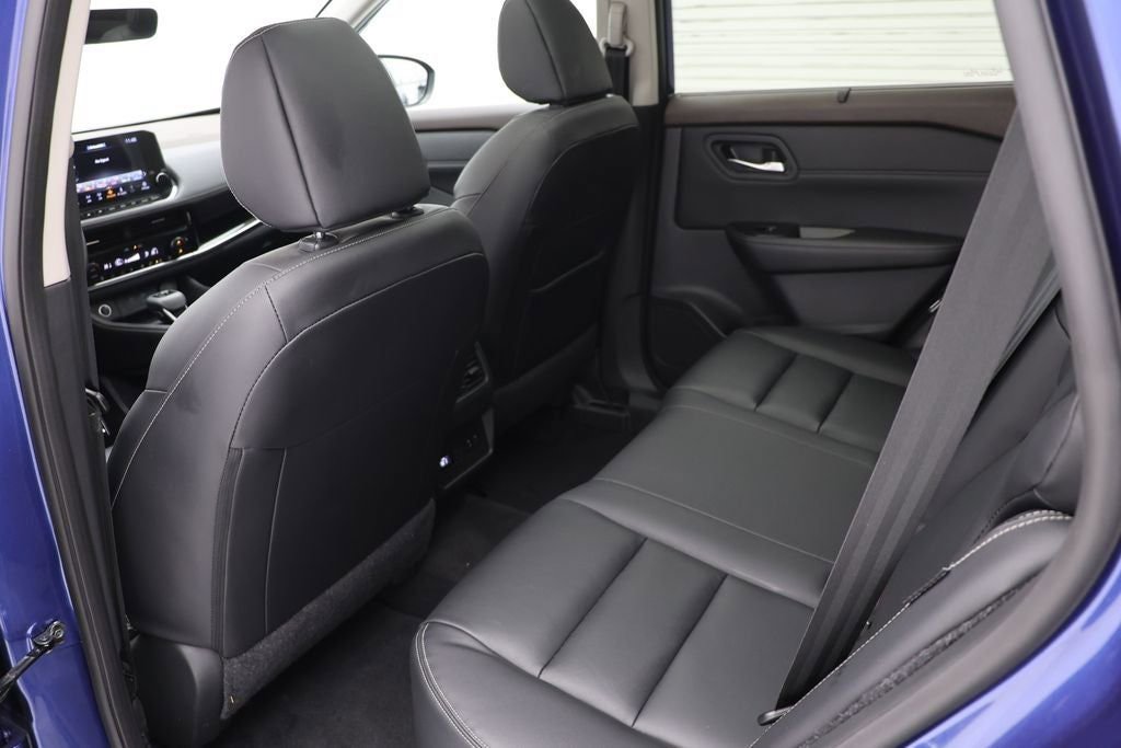 Used 2023 Nissan Rogue SL w/ SL Premium Package image 11