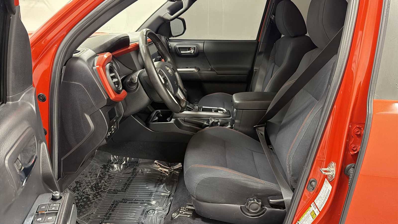 Used 2018 Toyota Tacoma TRD Sport image 13