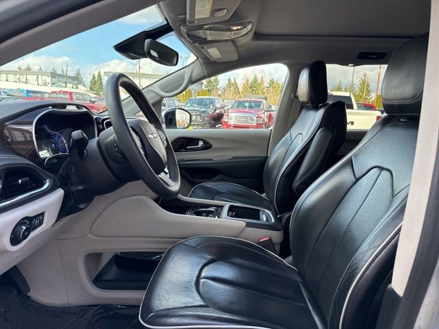 Used 2023 Chrysler Pacifica Limited image 29