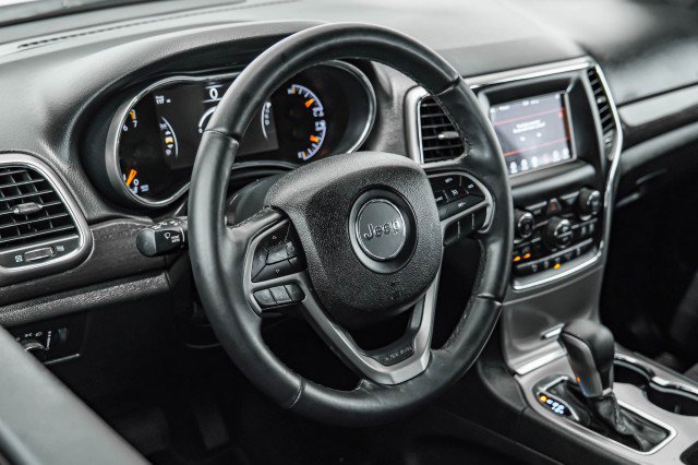Used 2018 Jeep Grand Cherokee Laredo image 12