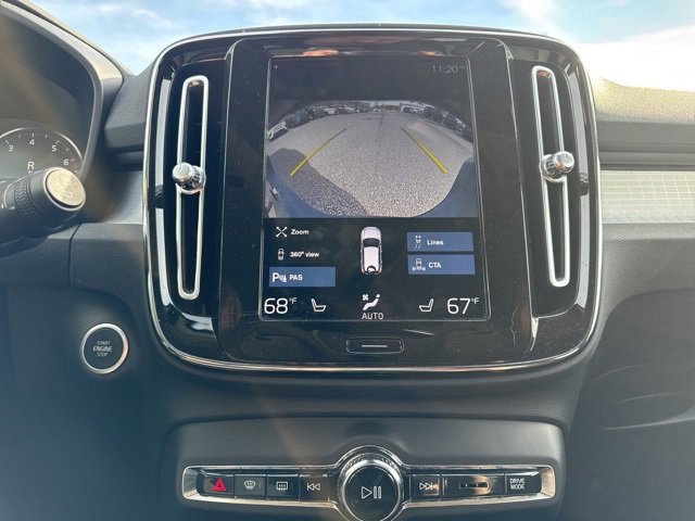 Used 2021 Volvo XC40 T5 Momentum w/ Premium Package image 11