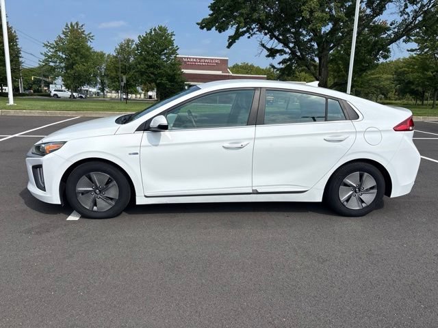 Used 2020 Hyundai Ioniq SE FWD image 4