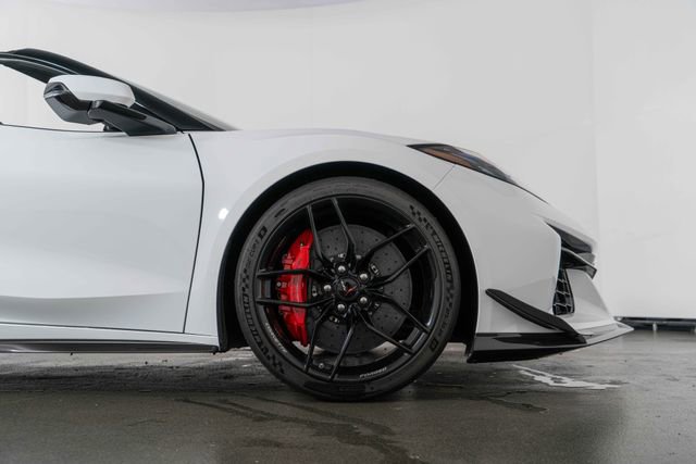 Used 2025 Chevrolet Corvette Z06 w/ Z07 Performance Package RWD image 13