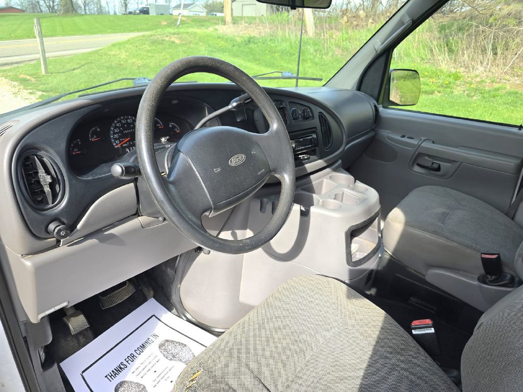 Used 2002 Ford E-150 and Econoline 150 RWD image 12