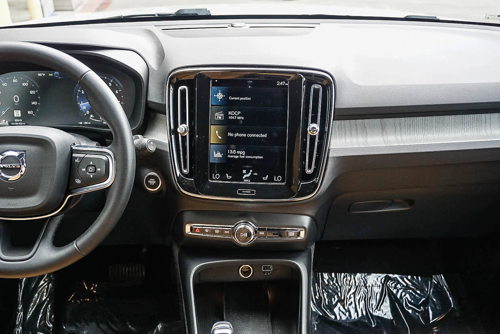 Used 2022 Volvo XC40 T5 Inscription w/ Advanced Package image 17