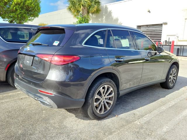 Used 2024 Mercedes-Benz GLC 300 image 3