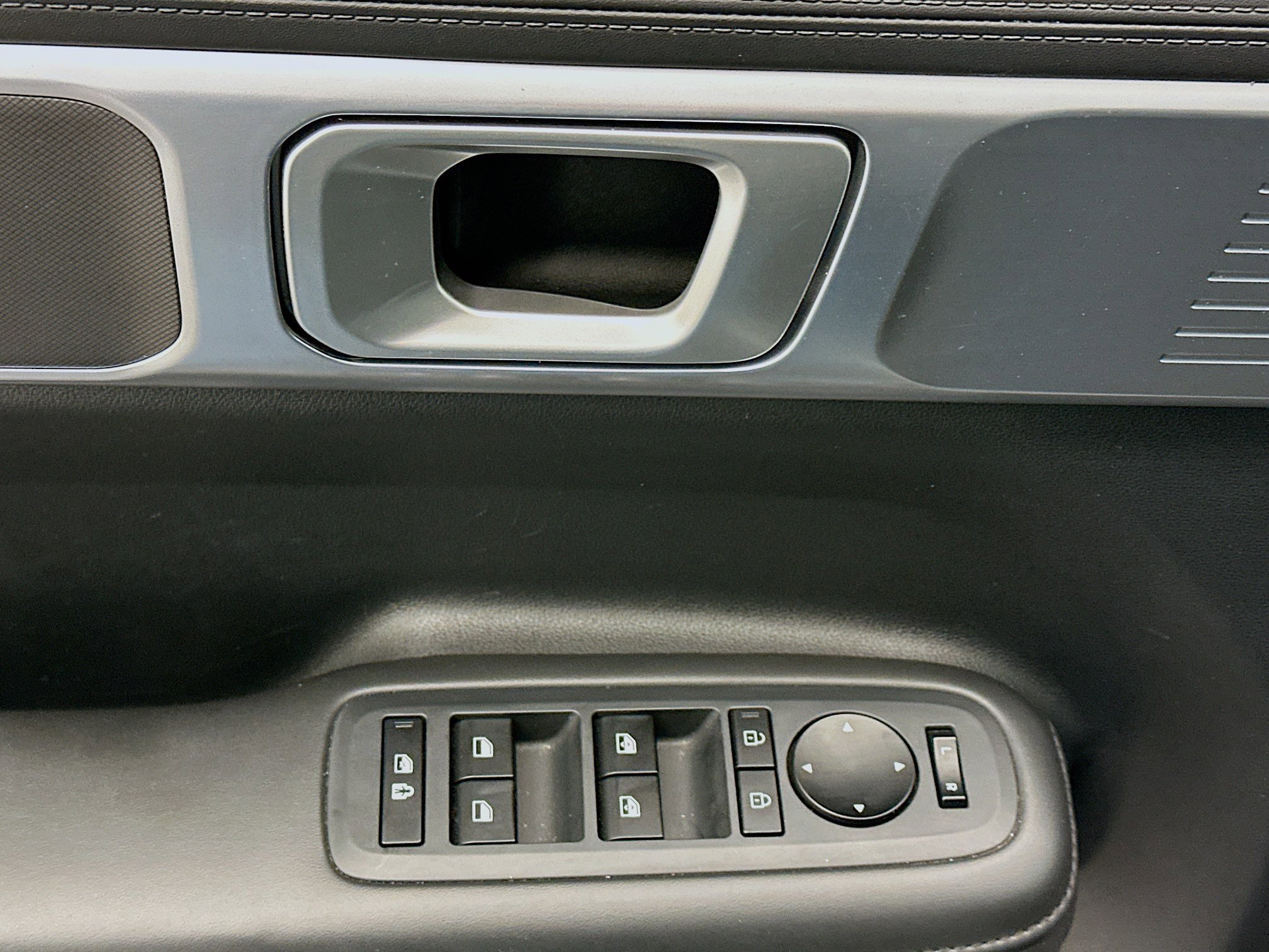 Used 2025 Hyundai Santa Fe SEL image 15