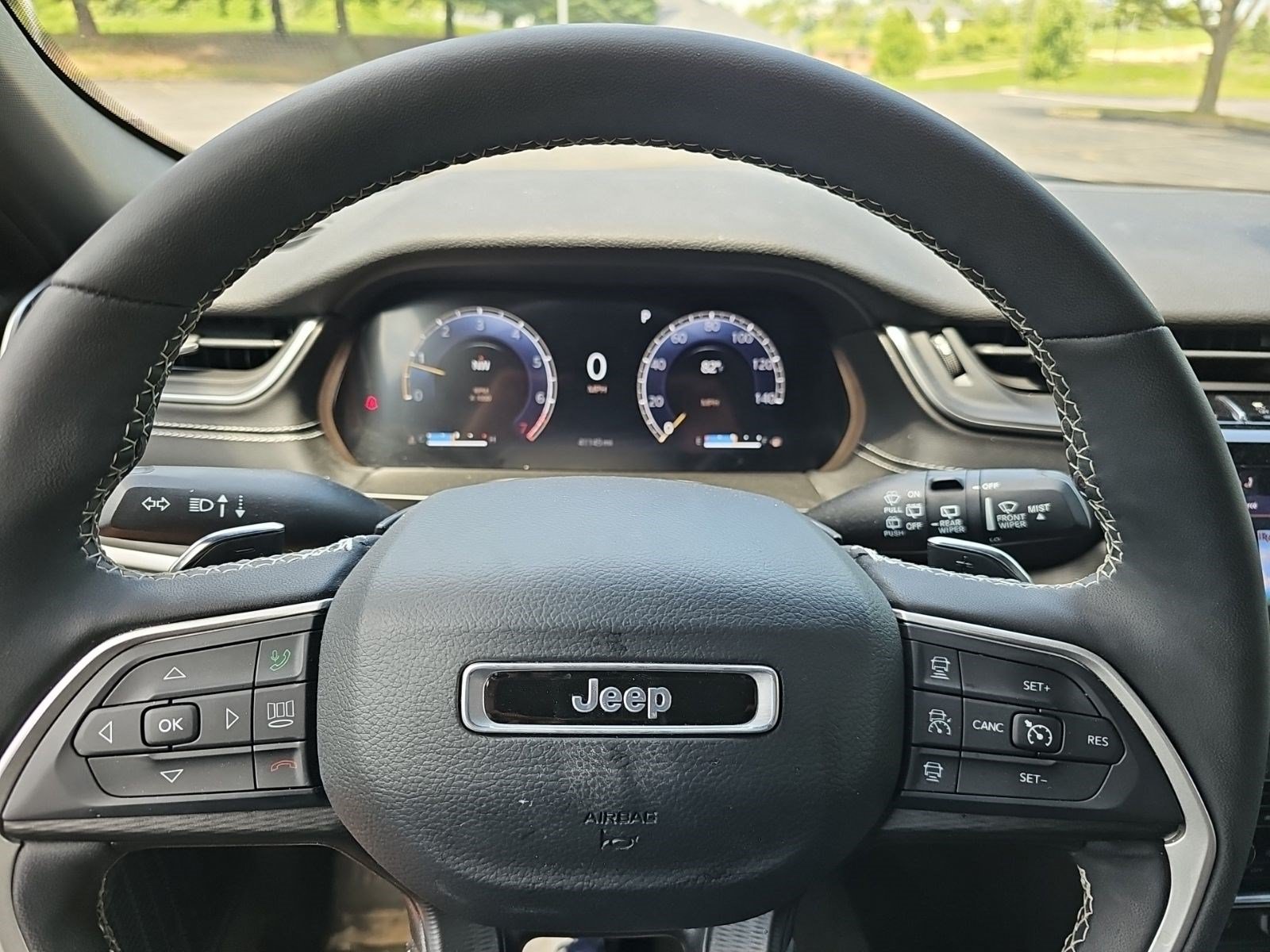 Used 2023 Jeep Grand Cherokee Altitude AWD/4WD image 21