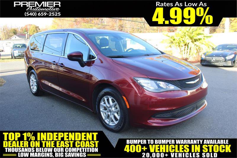 Used 2023 Chrysler Voyager LX image 1