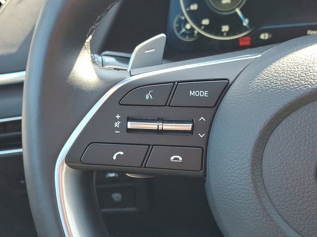 Used 2022 Hyundai Sonata Limited w/ Preferred Accessory Package image 9