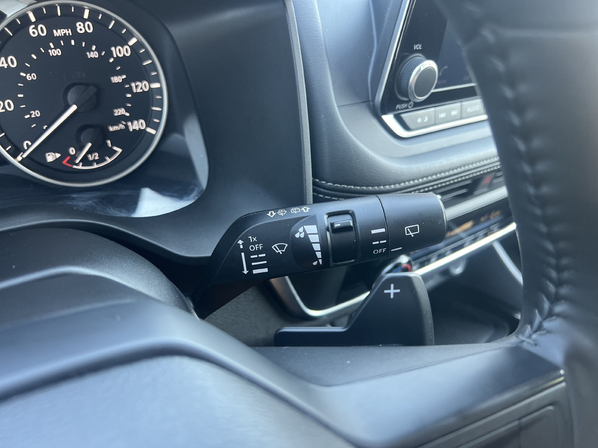 Certified 2025 Nissan Rogue SV FWD image 11