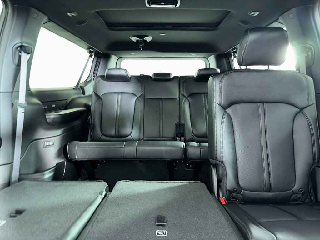 New 2026 Jeep Grand Wagoneer L Limited AWD/4WD image 9