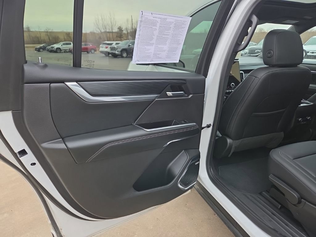 Certified 2025 GMC Acadia Elevation w/ Elevation Premium Package image 46