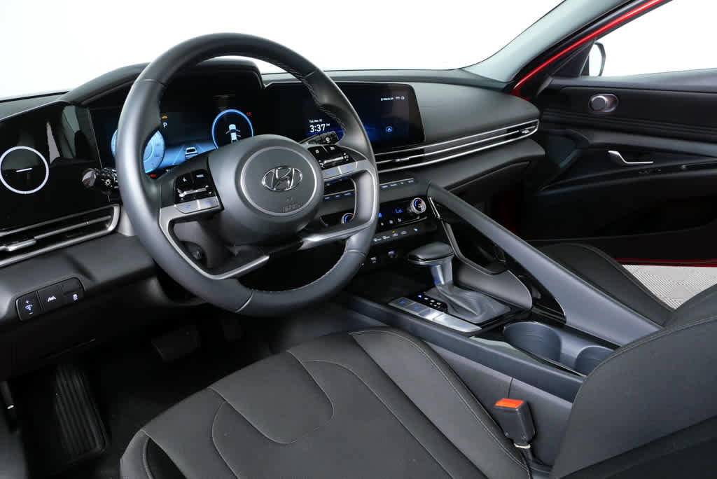 Certified 2023 Hyundai Elantra SEL w/ Convenience Package image 4