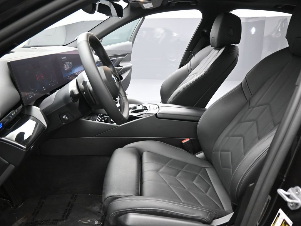 Used 2025 BMW 530i image 10