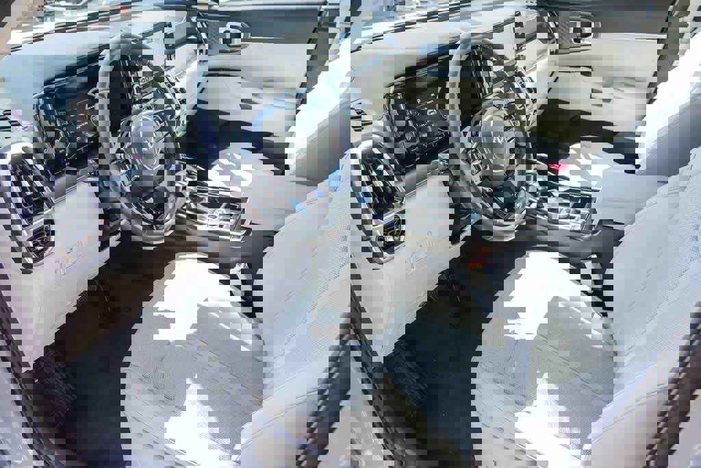 Certified 2023 Kia Sorento SX image 16