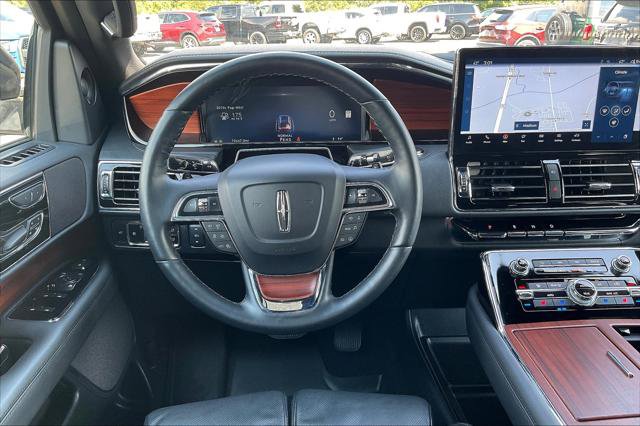 Used 2024 Lincoln Navigator Reserve w/ Monochromatic Package image 8