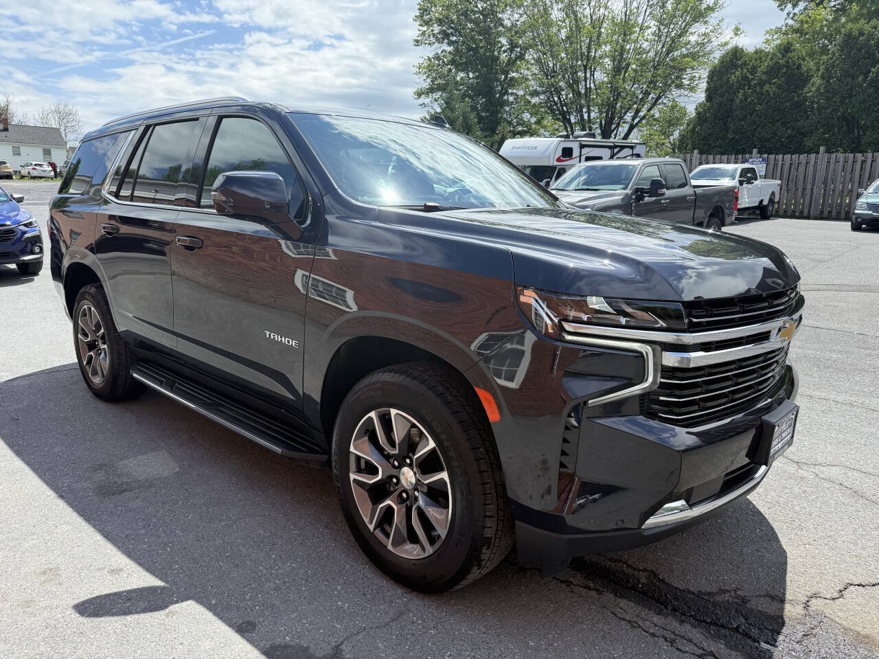 Used 2024 Chevrolet Tahoe LT w/ Luxury Package AWD/4WD image 4
