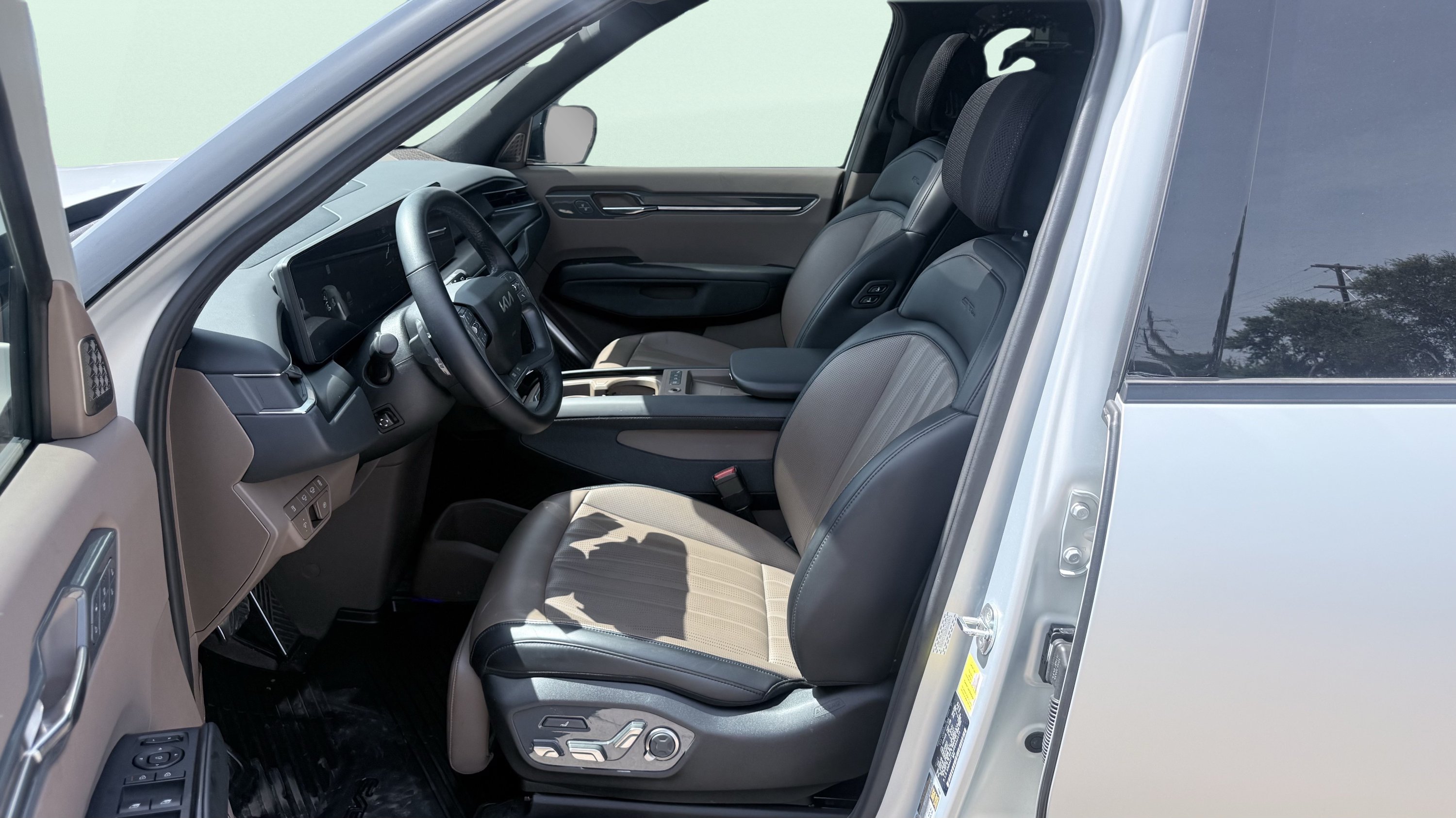 Used 2024 Kia EV9 GT-Line AWD/4WD image 19