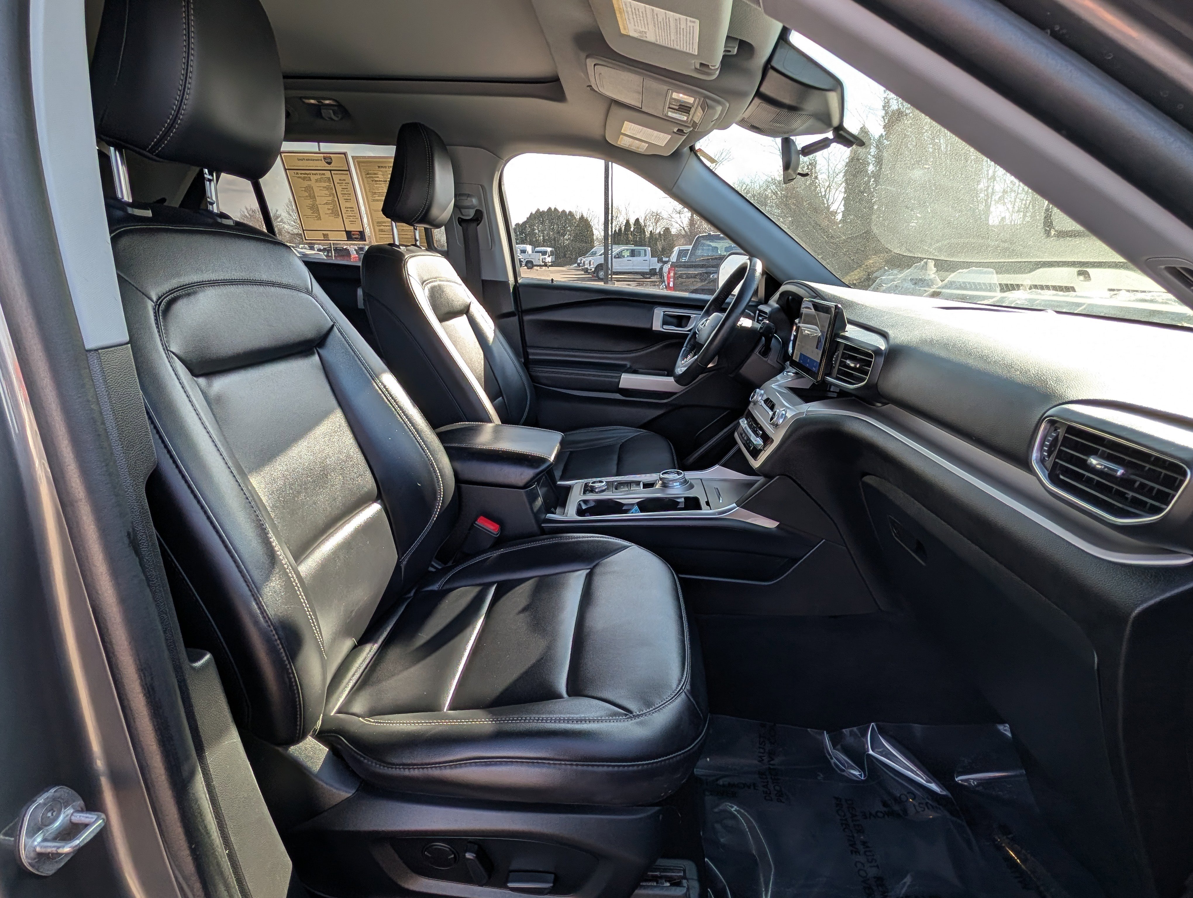 Used 2023 Ford Explorer XLT w/ Equipment Group 202A image 12