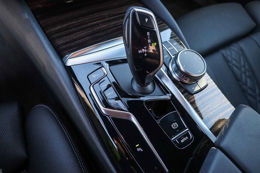 Certified 2023 BMW 530i w/ Convenience Package image 22