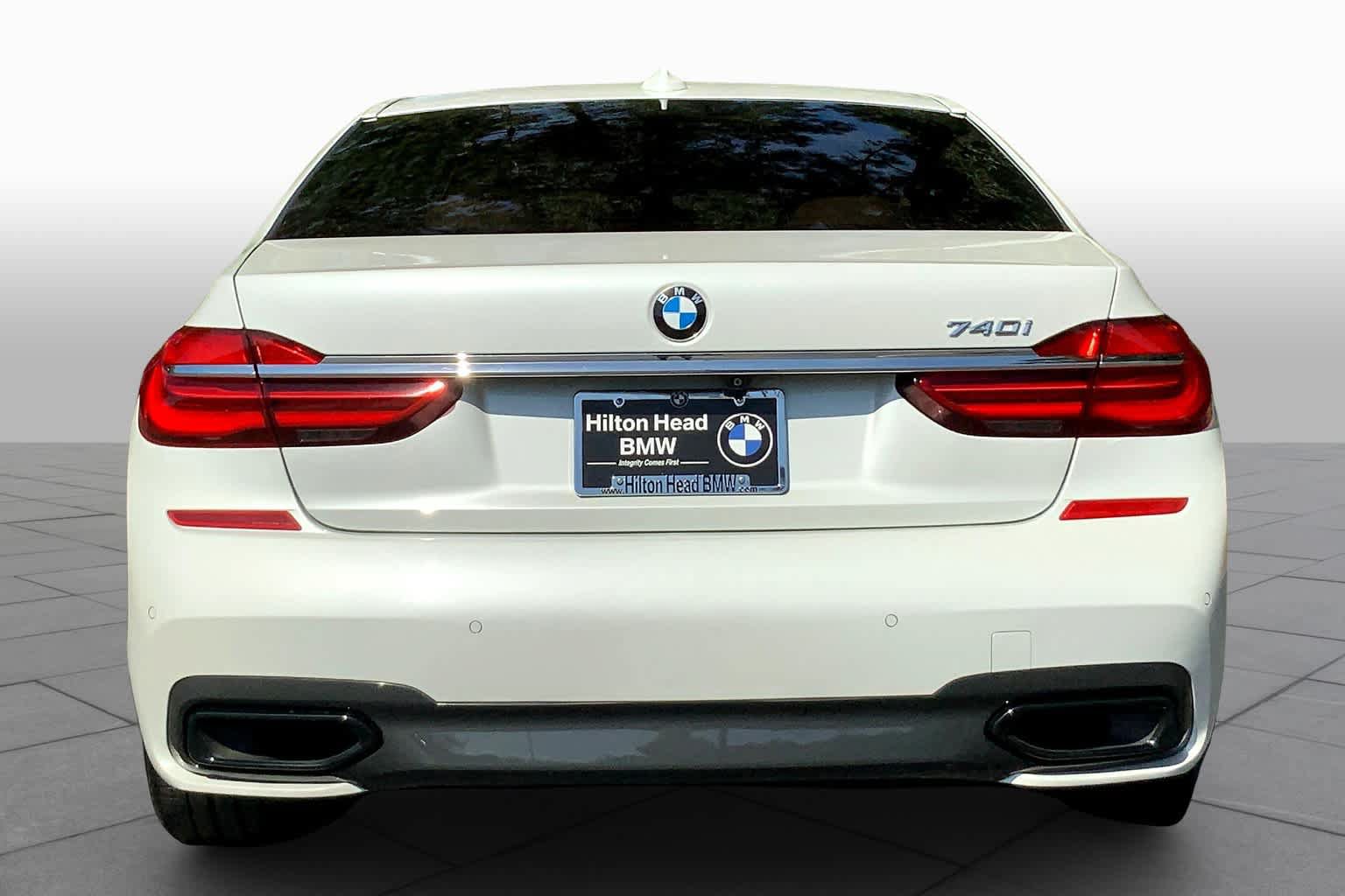 Used 2017 BMW 740i RWD image 5
