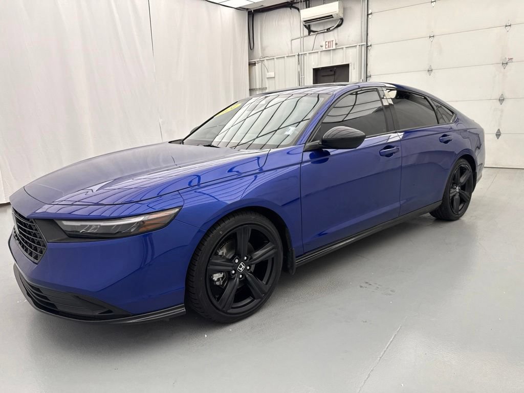 Used 2024 Honda Accord Sport image 3