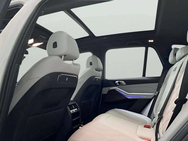 Used 2026 BMW X5 xDrive40i AWD/4WD image 61