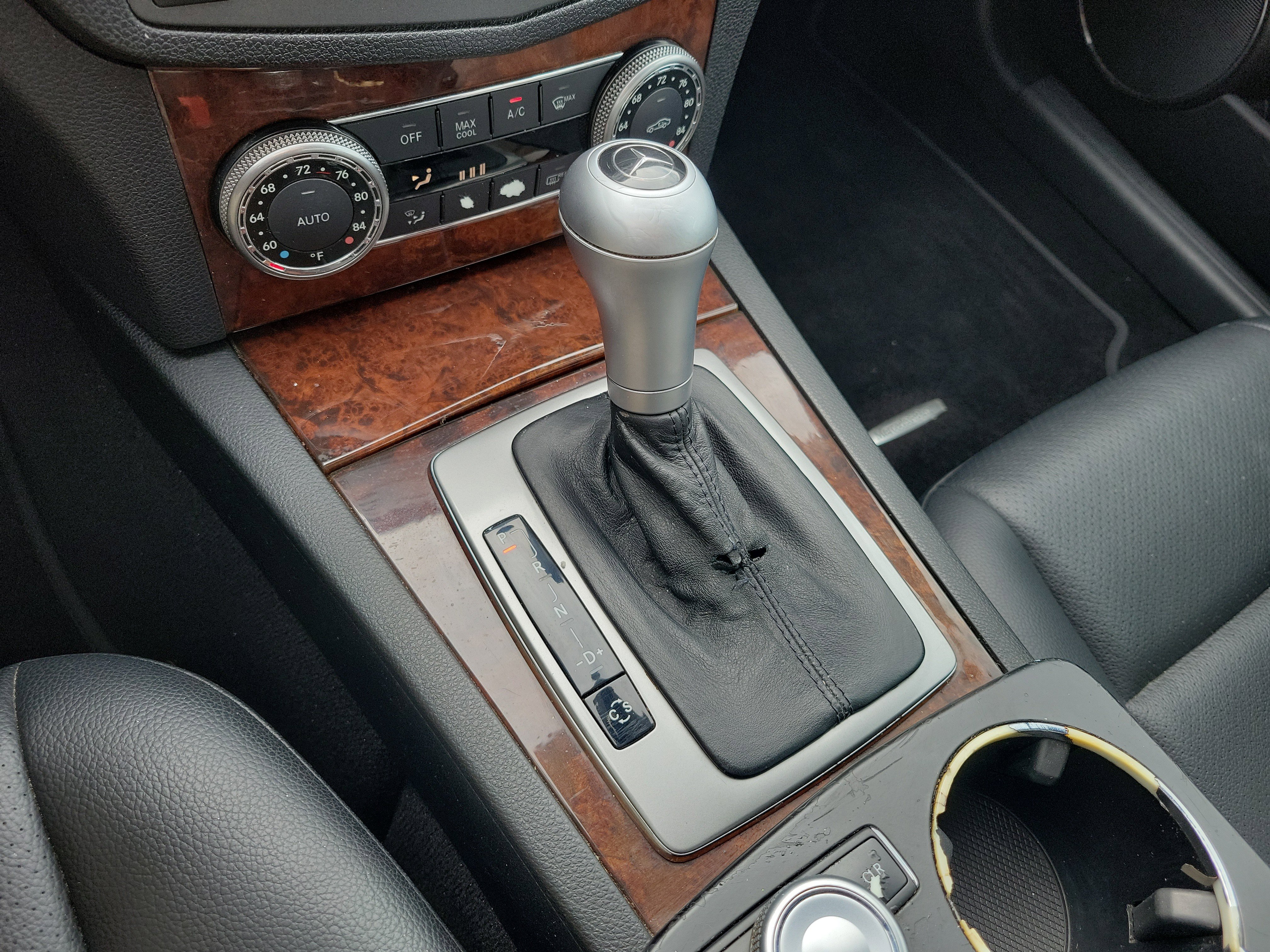 Used 2010 Mercedes-Benz C 300 Sedan image 34