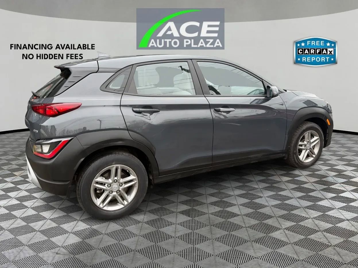 Used 2023 Hyundai Kona SE image 5