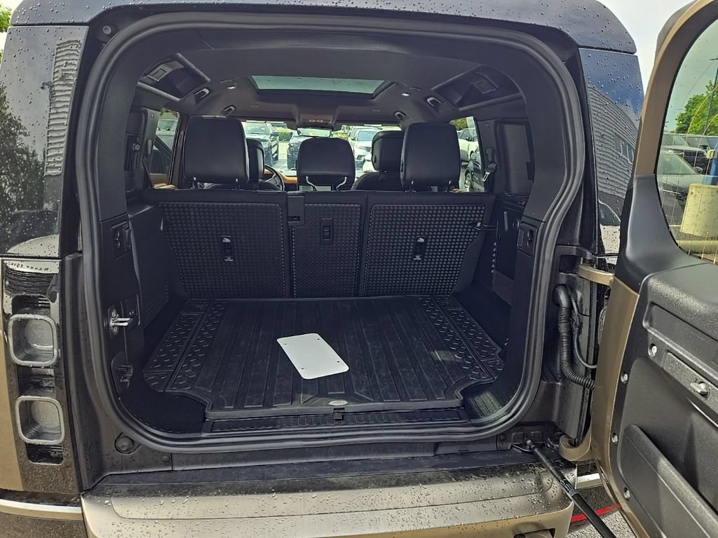 Used 2021 Land Rover Defender 110 X AWD/4WD image 18
