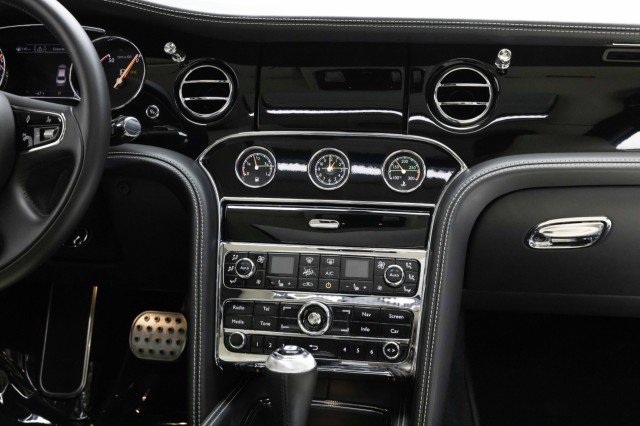 Used 2014 Bentley Mulsanne image 28
