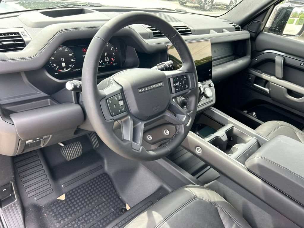 New 2026 Land Rover Defender 130 X-Dynamic SE AWD/4WD image 12