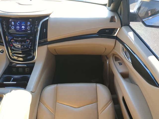 Used 2020 Cadillac Escalade Platinum image 15