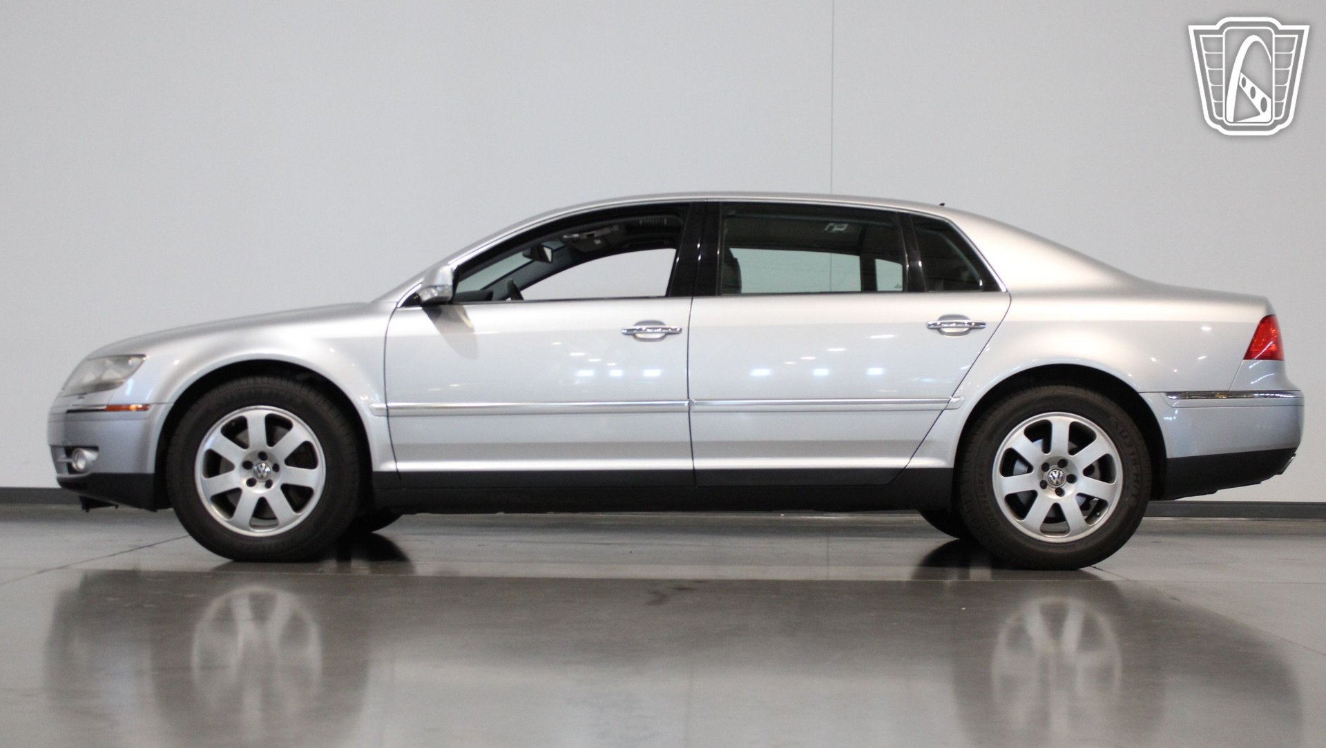 Used 2004 Volkswagen Phaeton V8 AWD/4WD image 34
