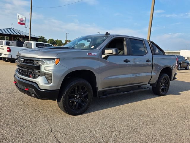 Used 2025 Chevrolet Silverado 1500 LT Trail Boss w/ Convenience Package II AWD/4WD image 3