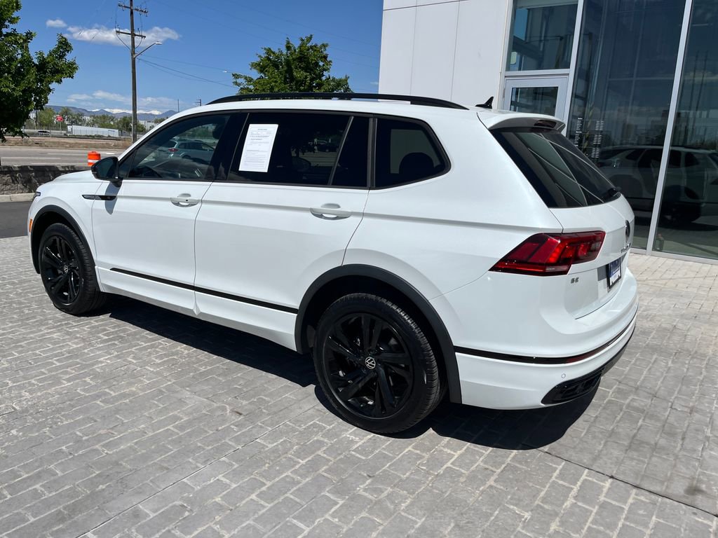 Certified 2024 Volkswagen Tiguan SE R-Line AWD/4WD image 5