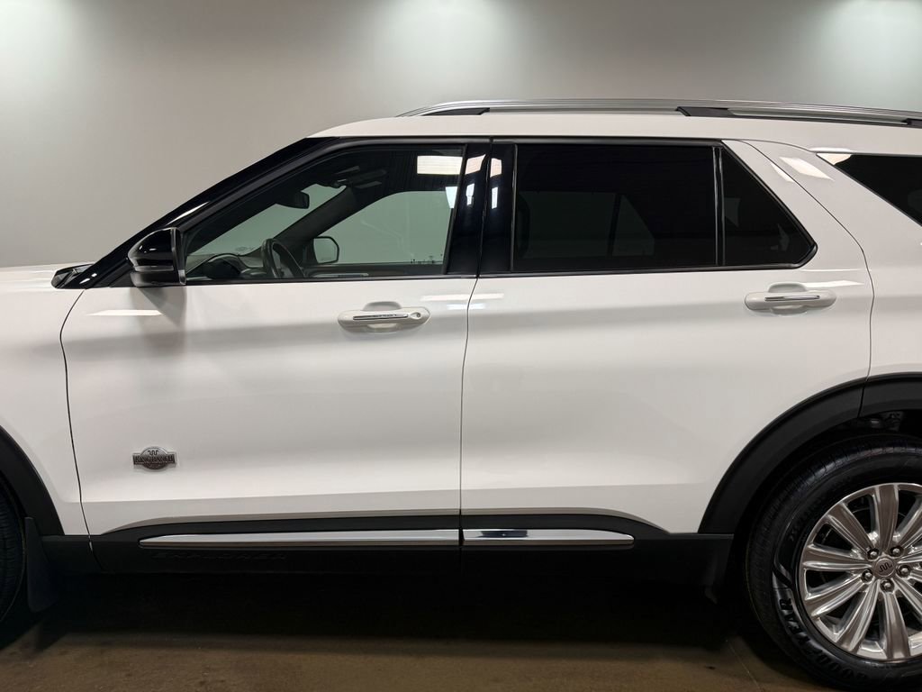 Used 2021 Ford Explorer King Ranch w/ Premium Technology Package image 37