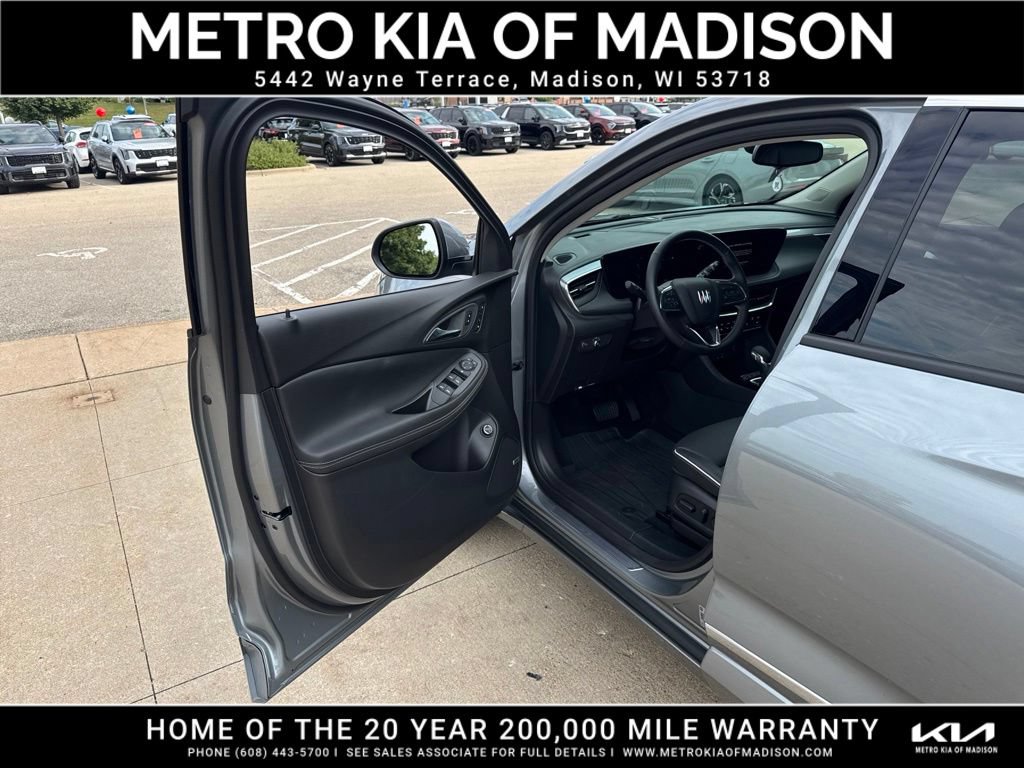 Used 2026 Buick Encore GX Avenir w/ Avenir Convenience Package AWD/4WD image 11