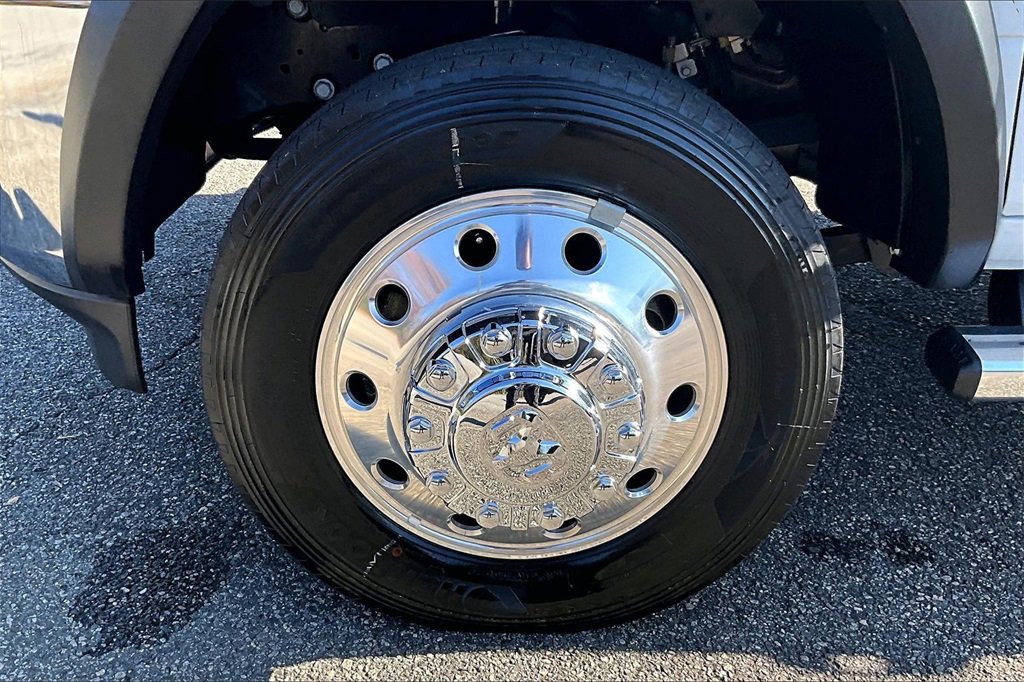 Used 2024 RAM 5500 Tradesman w/ Chrome Appearance Group image 28