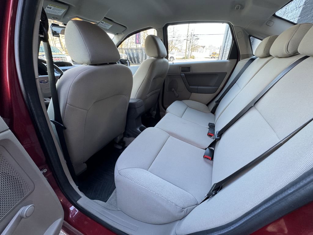 Used 2011 Ford Focus S image 18
