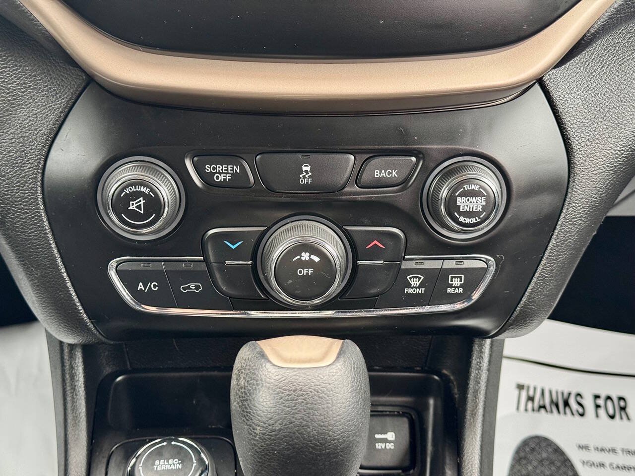 Used 2018 Jeep Cherokee Latitude w/ Altitude Package AWD/4WD image 24