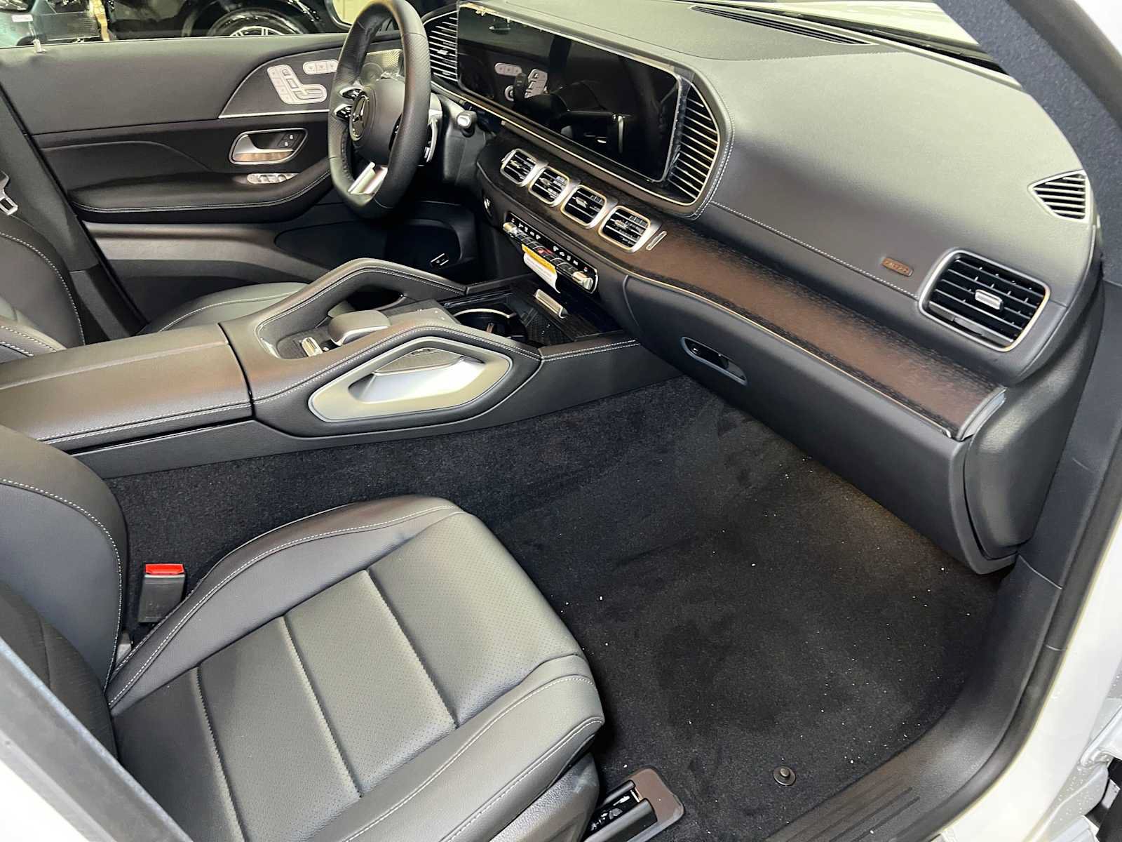 New 2026 Mercedes-Benz GLS 450 4MATIC image 11