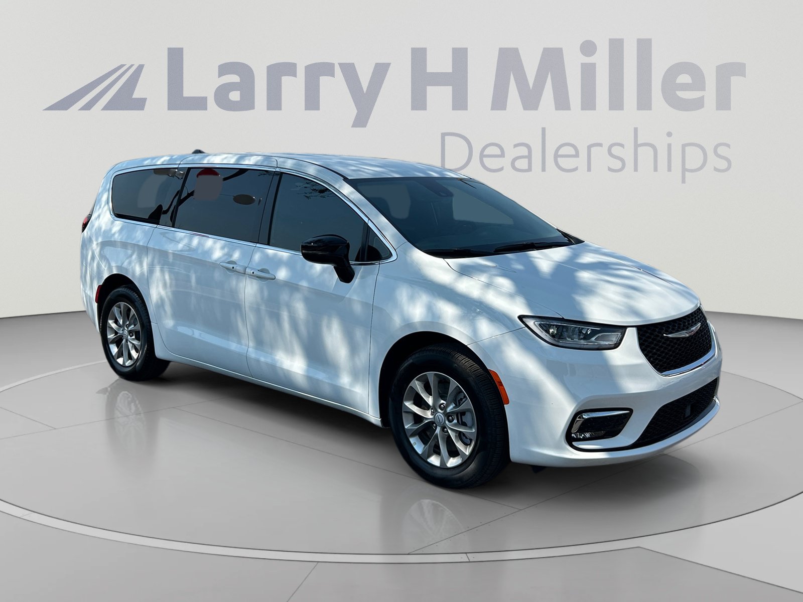 Used 2026 Chrysler Pacifica Select AWD/4WD image 7