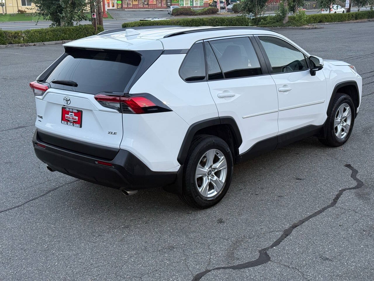Used 2021 Toyota RAV4 XLE FWD image 43