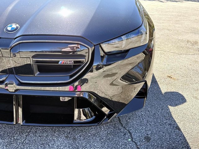 Certified 2025 BMW M5 w/ Executive Package image 9