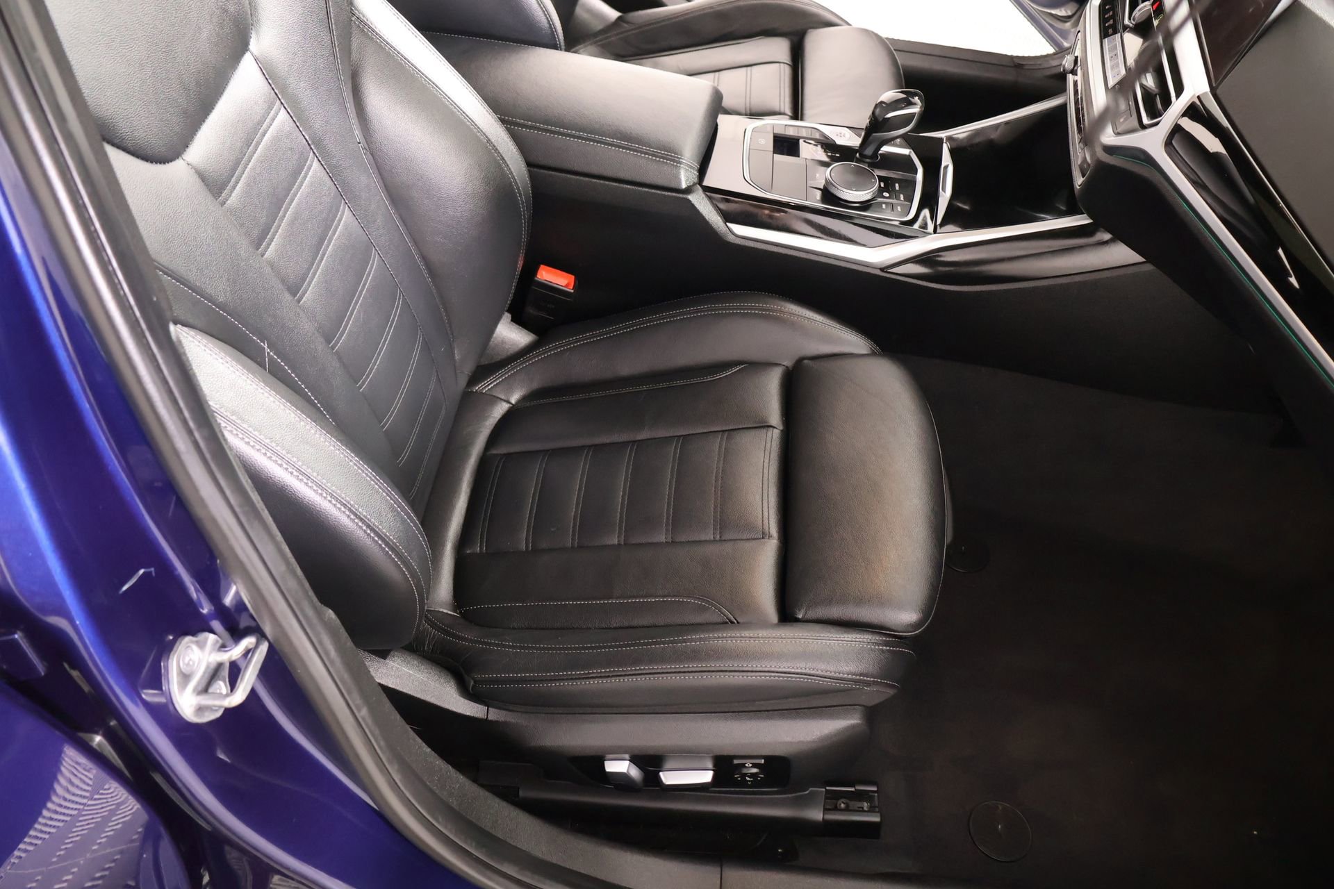 Used 2019 BMW 330i Sedan w/ Premium Package RWD image 14