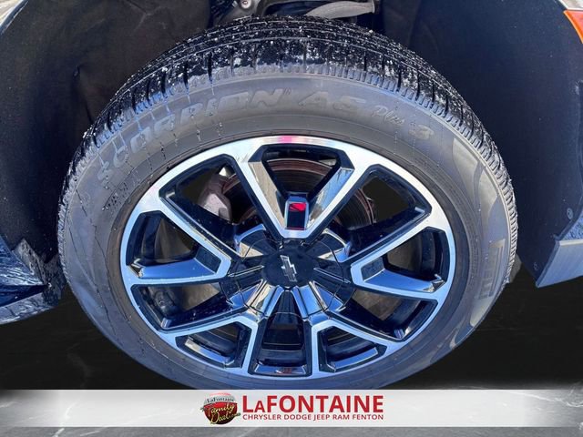 Used 2023 Chevrolet Suburban RST image 30