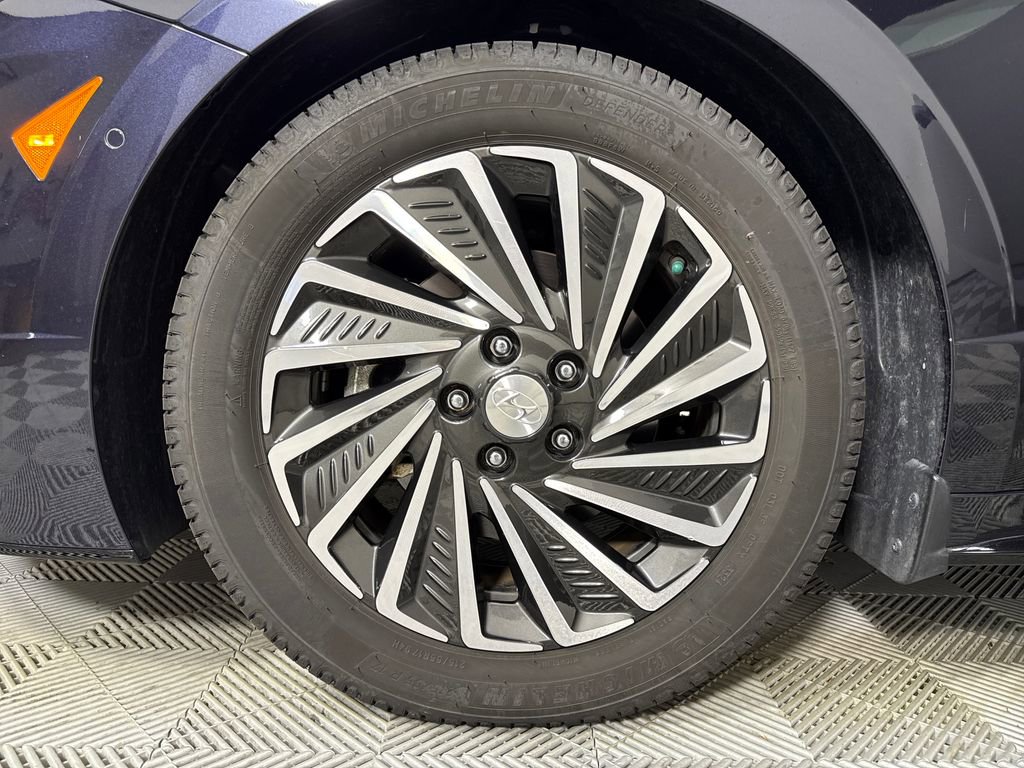 Used 2022 Hyundai Sonata Limited w/ Winter Weather Package FWD image 21